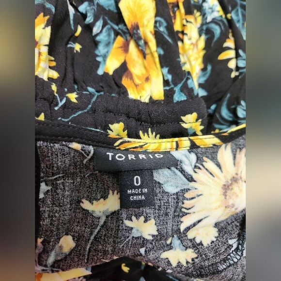 Torrid Floral Print Drawstring Waist Keyhole Dress, Size 0 - Picture 5 of 8